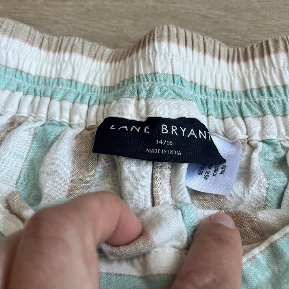 Lane Bryant 14/16 Striped Linen Blend Mid-Rise Linen Pull-On Shorts 5 inch